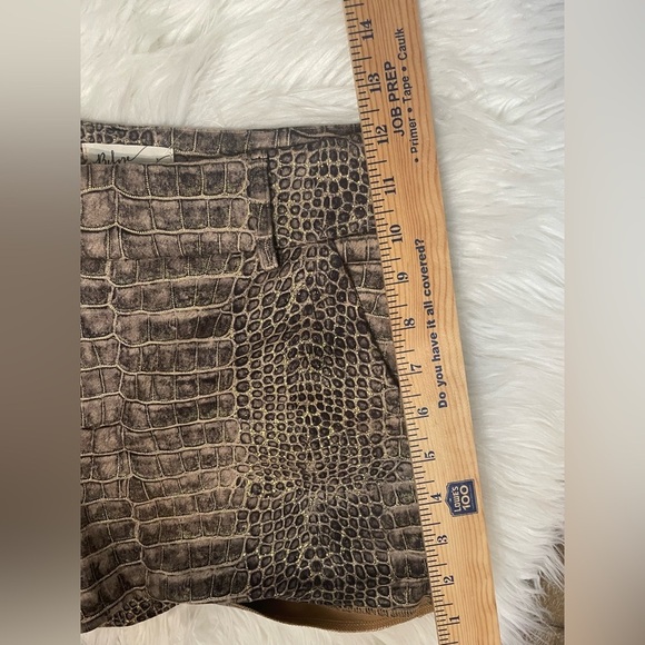 Before You Collection Crocodile Print Shorts NWT Small - Picture 10 of 10